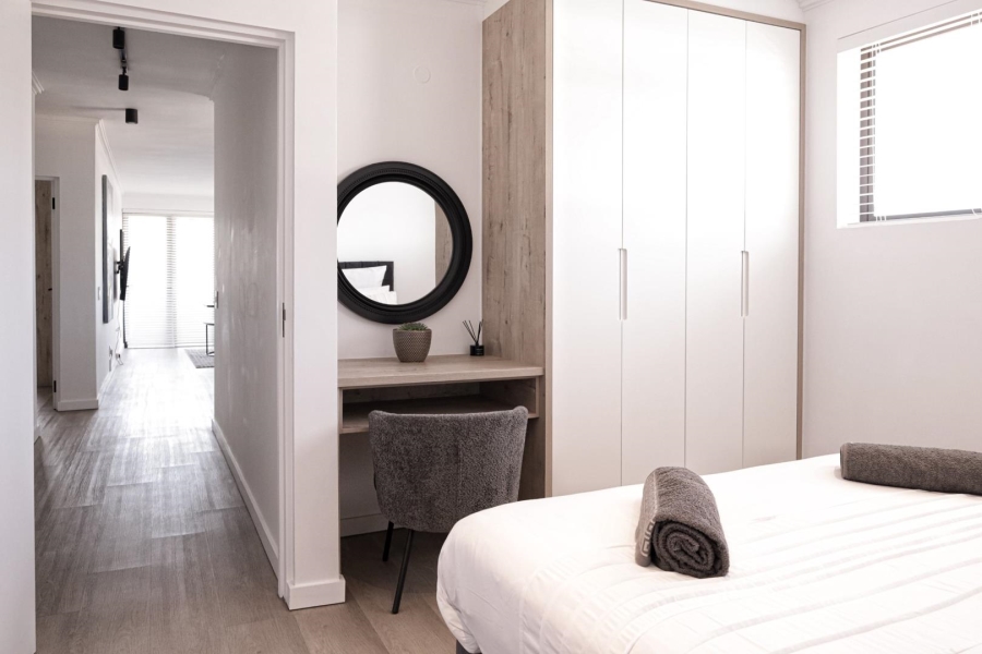 To Let 2 Bedroom Property for Rent in Green Point Western Cape